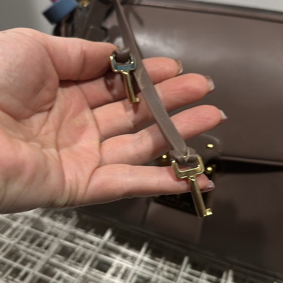 Luis Vuitton Neo Speedy with authentic LV bag charm. - Picture 5 of 17